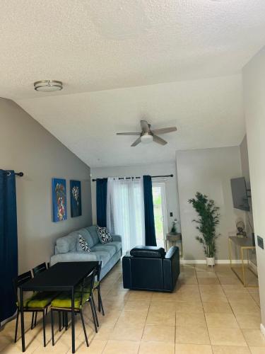 Facilities, 2bdrm Home near Orl Fairgrd, Downtwn, Wekiva Sprng in Orlando West