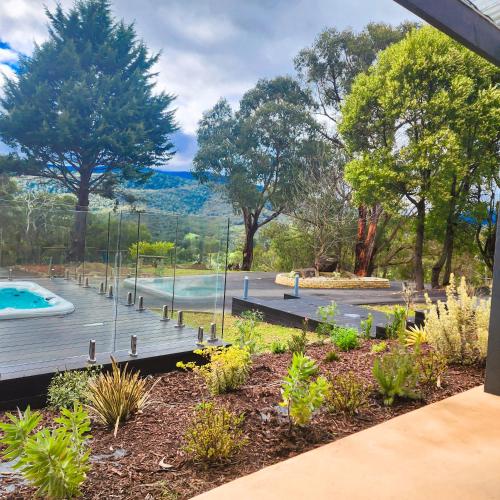 Savvanah Farmstay family friendly home with stunning views and spa