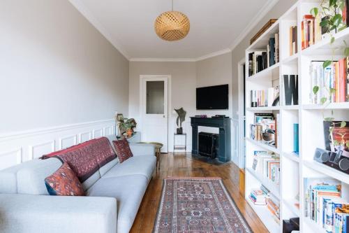 Charming 1BD Apartment w intimate Patio Jaurès ! - Location saisonnière - Paris