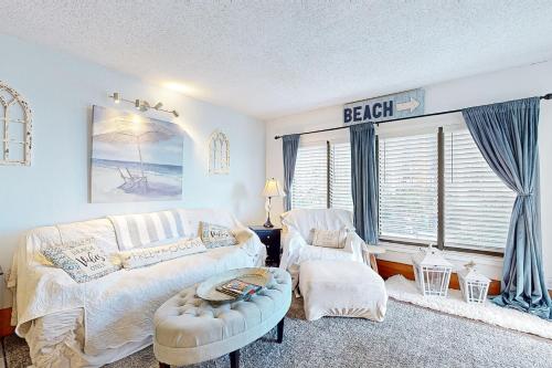 Cozy Beach Rendezvous