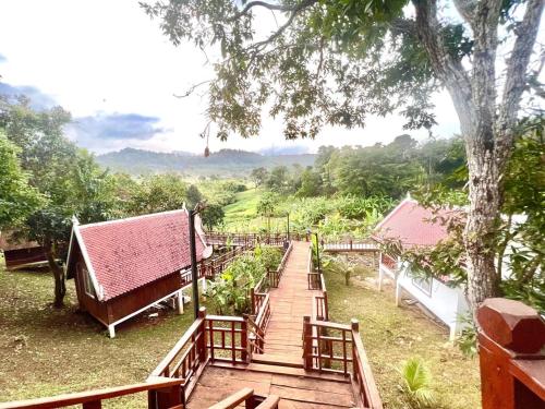 Greenhouse Retreat in Chambak