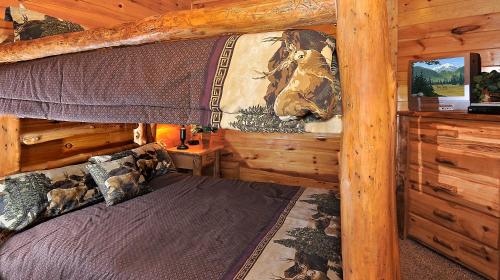 Deer ViewLodge 6Bdrm, 6Bath, Specials, Free Tickets, Views, Gameroom, Hot Tub in Sevierville, USA