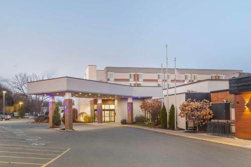A szálláshely kívülről, Best Western Plus New Englander in Woburn (Massachusetts)