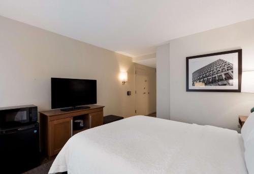 Hampton Inn Columbia-I-26 Airport - image 10