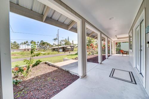 Pahoa House with Lanai, Walk to Ocean! in Hawaiian Beaches (HI)