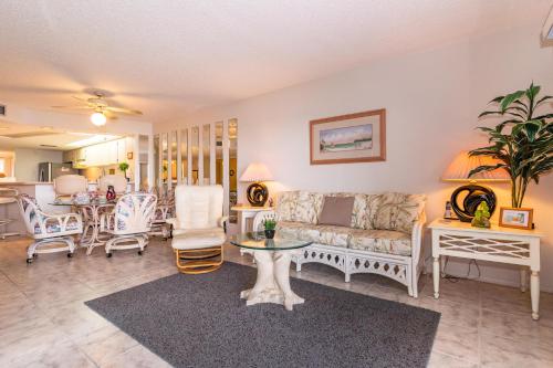 Coquina Moorings 206 in Bradenton Beach, USA