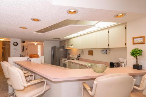 Coquina Moorings 206 in Bradenton Beach, USA