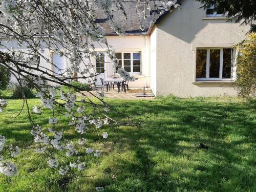 Gîte Montreuil-le-Henri, 5 pièces, 10 personnes - FR-1-410-184