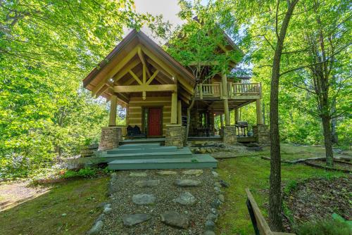 Serenity Cabin in Old Fort, USA