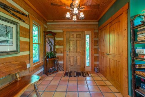 Serenity Cabin in Old Fort, USA
