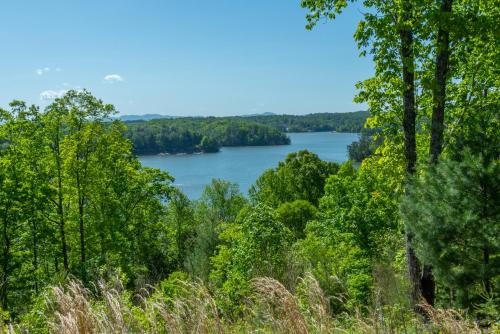 Lake James Escape in Marion, USA