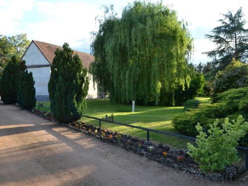 Gîte Saint-Pourçain-sur-Sioule, 5 pièces, 9 personnes - FR-1-489-60