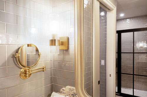 514901337 Hotel Cleo, Knoxville Downtown, a Tribute Portfolio Hotel