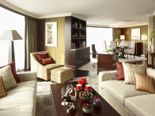 Futian Shangri-La, Shenzhen,Near to Shenzhen Convention&Exhibition Centre, Futian Railway Station