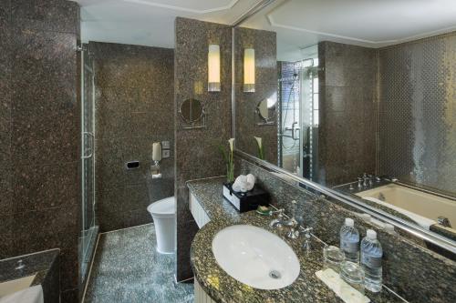 Deluxe Suite-Cathay Building image 3