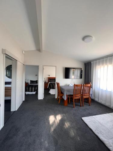 柳岸汽車旅館 (Willowbank Motel) in 凱庫拉