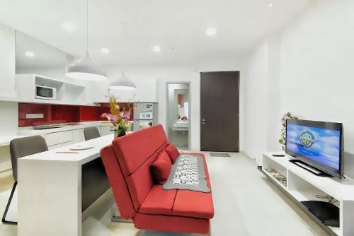 One-Bedroom Apartment image 5