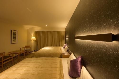 Hotel Edel Warme near Alpine Visitor Center