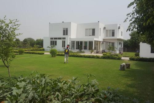 Garden, BnBBuddy 3 Bhk FarmHouse,Gurugram in Sohna