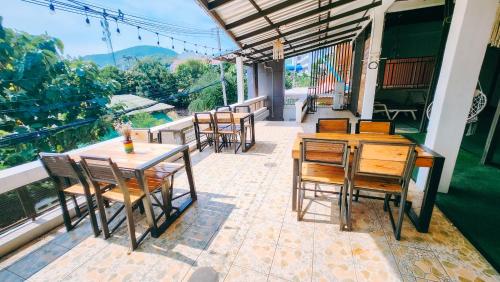 Restaurant, Downtown Kohlarn Resort in Koh Larn