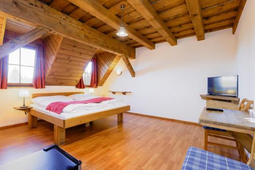 1 queen bed