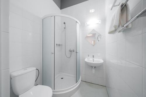 Halės Self Check-in Guest House - Lollo Stay Room Type - Twin Room with Private Bathroom