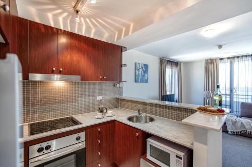 Park Regis Concierge Apartments - image 14