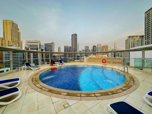Unforgettable Canal & Sea View in Dubai Marina - image 11