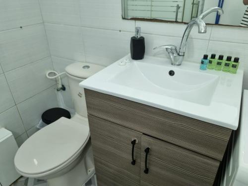 Luxury 3Rooms APT 5Min Walk Sea in Bat Jamas