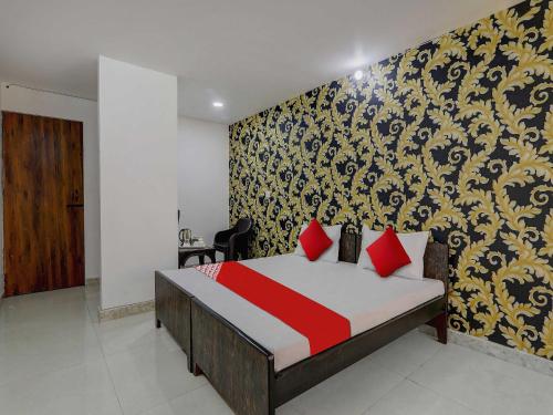 OYO Flagship Ck Inn Near Chaudhary Charan Singh International Airport