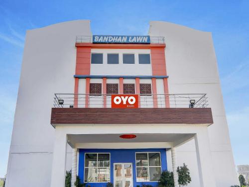OYO Flagship Ck Inn Near Chaudhary Charan Singh International Airport