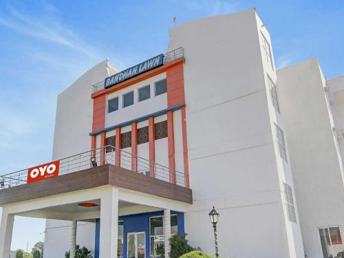 OYO Flagship Ck Inn Near Chaudhary Charan Singh International Airport