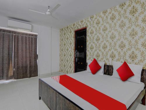 OYO Flagship Ck Inn Near Chaudhary Charan Singh International Airport