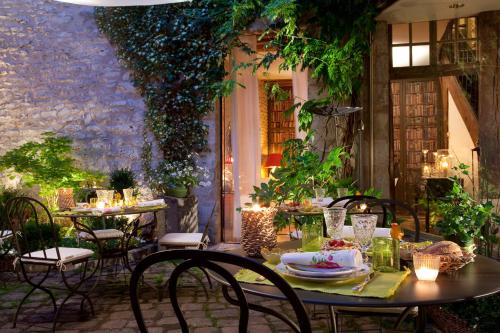 . Hotel De France
