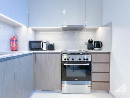 Luxury Burj Royale with Balcony & View Downtown - image 9