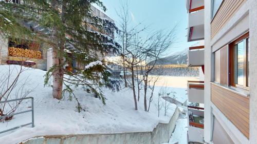 Apartment with Lake View image 3