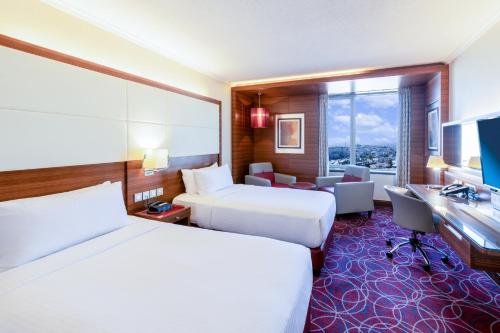 Standard Twin Room - Smoking image 7