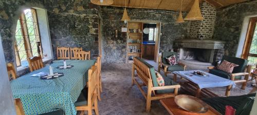 Restaurace, Mutolere Coffee Pot Guest Houses in Kisoro