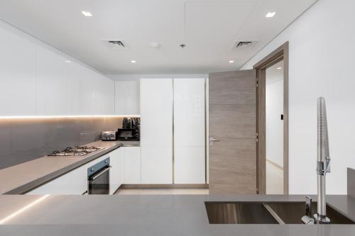Maison Privee - Classy Urban Retreat with Amazing Dubai Canal Views, Dubaï (photo 10)