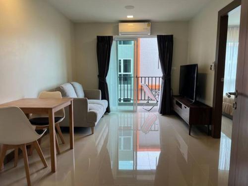 MyStyle Condo 1-Bedroom with Pool View - Tap to explore photos