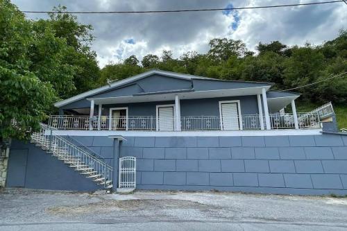 Serenity Traditional House gîte à louer Lévki