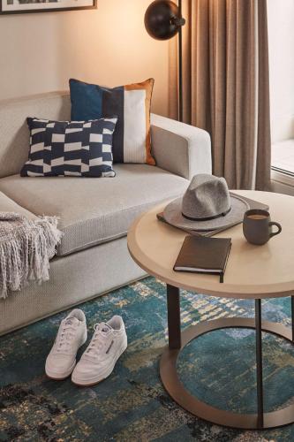 Radisson Hotel & Suites Sydney - image 8