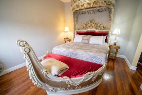 Oak Tree Hotel