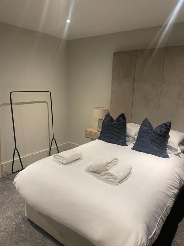 1 Bed Apt - Balcony - City View - Great Location, Liverpool (photo 3)