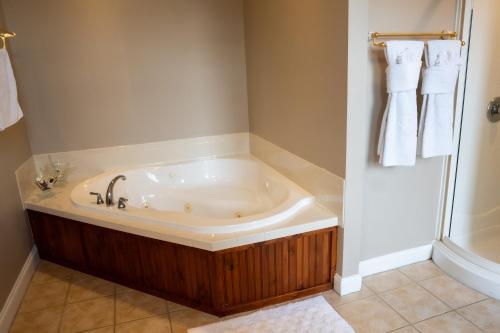 熱水浴缸, Oak Tree Hotel in 阿卡迪亞