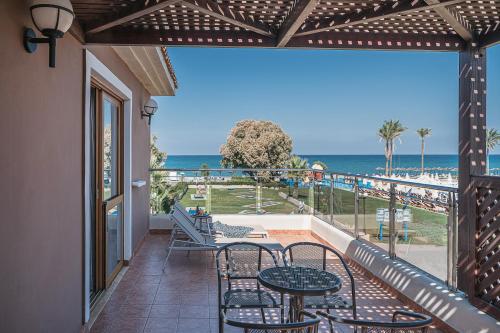 Supanti aplinka, Caldera Creta Paradise in Platanias