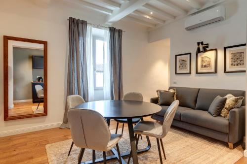 La Badessa Apartment by Mamo Florence