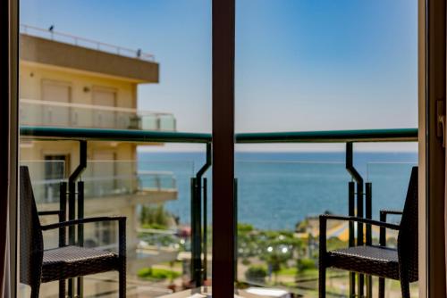 Superior Double or Twin Room with Sea View image 5