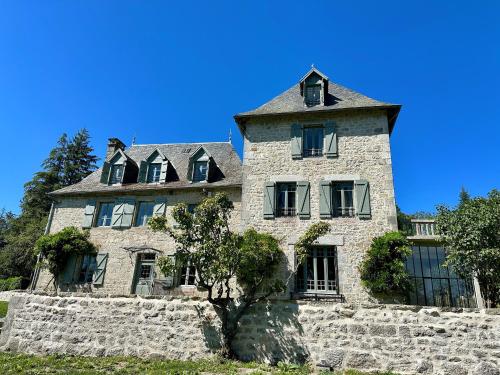 Le Manoir du Rigouneix au coeur de la nature, calme-sauna-dîner maison - Accommodation - Saint-Angel