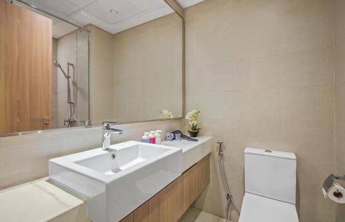Studio w/ BurjKhalifaView in Riviera near Downtown - image 13